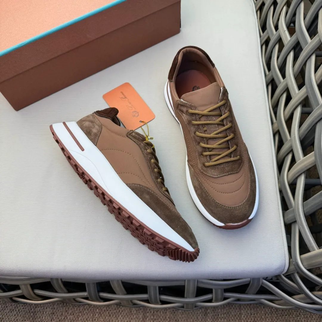 Factory price: 460💰Loro men's shoes💰iana WeekendWalk men's waterproof sports shoes! Waterproof canvas warm men's shoes, the lightest L men's shoes in history 💰jogging shoes, the upper is made of Wind microfiber with StormSystem® waterproof and windproof treatment and goatskin, which is waterproof and warm. There will be a little wrinkle on the upper, which is normal because the waterproof fabric is very soft and the exquisite carving is very challenging. Craftsmanship and lathe workmanship, the lining is made of cloth for a warmer and more comfortable fit, and the Kummel-colored rubber outsole is made of lightweight material: this structure ensures proper weight distribution during walking, improves shock absorption and rebound, enhances grip and stability, and the eyelets and upper back of the shoe are embellished with light and very comfortable shoes! Packed in the original box at the counter, multiple colors available! Size: 39-40-41-42-43-44 45 standard leather shoe size